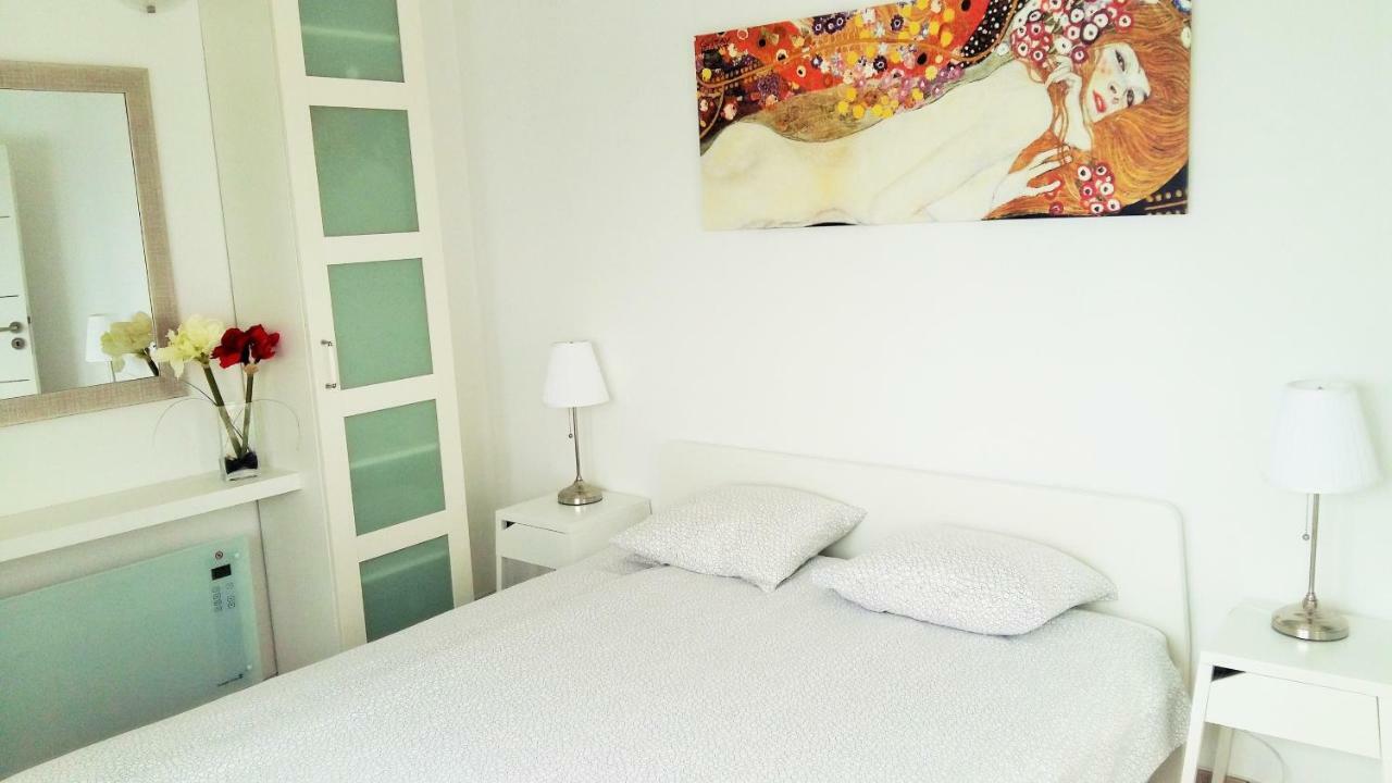 Apartments Nicolas - Beach & Sea 10M Away - Amazing Sea View! Ртина Экстерьер фото